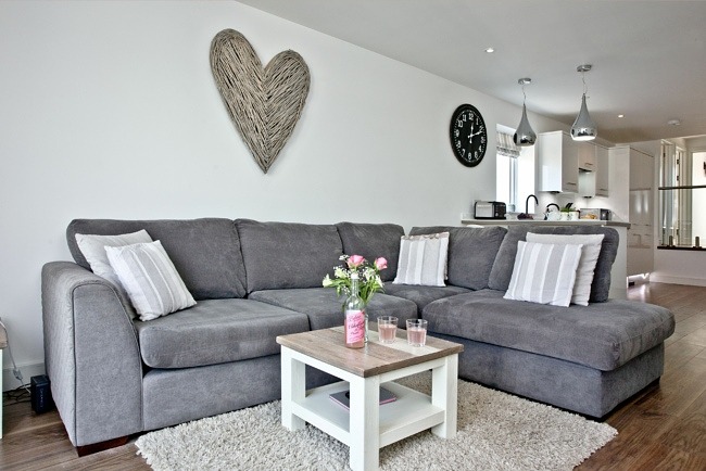 Cosy living area attached to open plan kitchen and dining area - Sunnymead