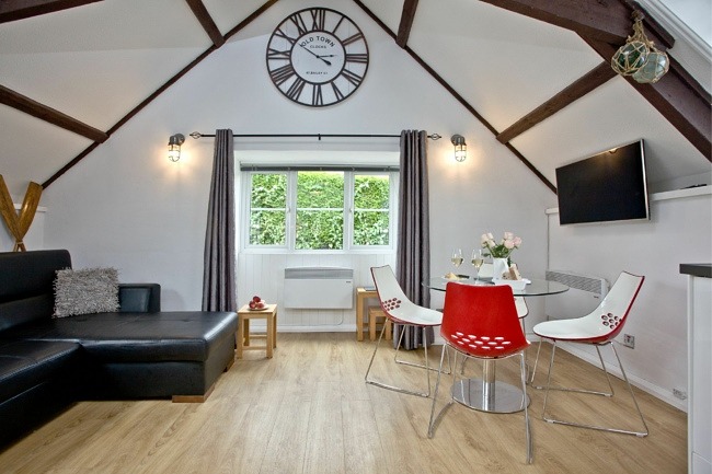 The living area and sofa/ sofa bed - Anchor Cottage 