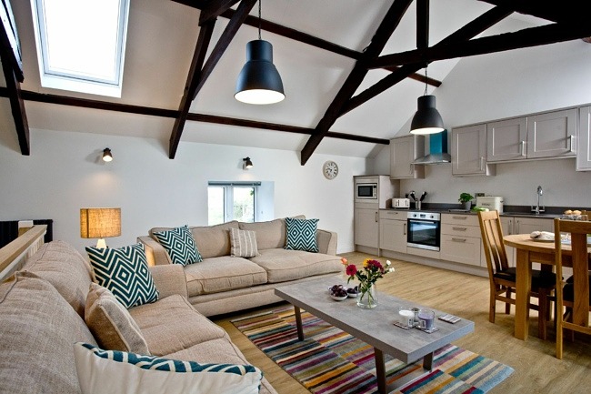 Open plan living area - Kitchen, lounge, dining - The Barn, 21 At The Beach