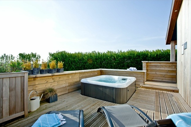 Hot Tub, Loungers- Pomegranate