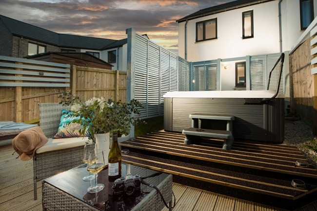 Enclosed secure garden with hot tub and sun loungers - Wish You Were Here 
