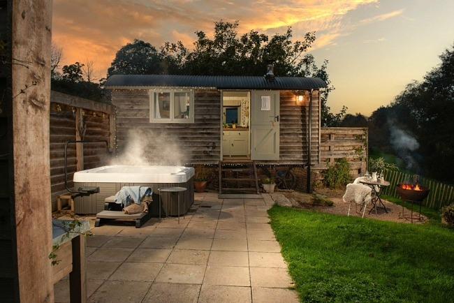 Cherry Blossom, Hot Tub-Devon Heaven Hideaways