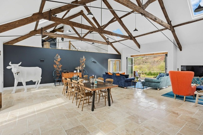 Characterful open plan living and dining room - The Shippon 