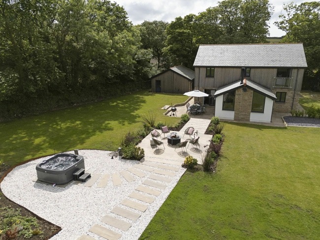Bird's-eye view of the property garden and patio - Highfield Barton