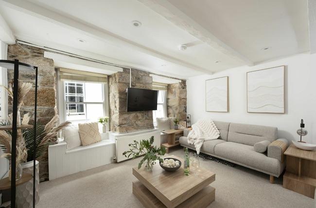 Sofas, Coffee, Smart Tv-Fond Memories Cottage