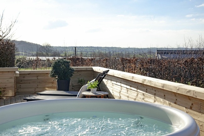 Hot Tub, Sun Loungers-Peppers Lodge