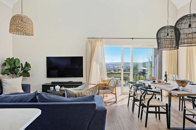 Open plan living with countryside views, smart TV - 3 The Vista, Willingcott