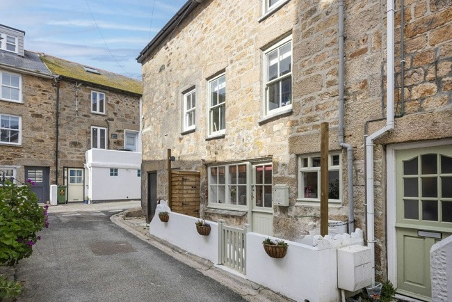 The property building - No.1 St Eia