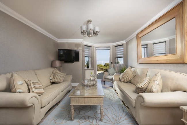 Living room with Smart Tv and Free WiFi and outside access - Crystal View, Compass Point