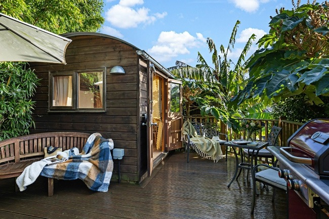 Furnish deck with gas BBQ - Poldhu