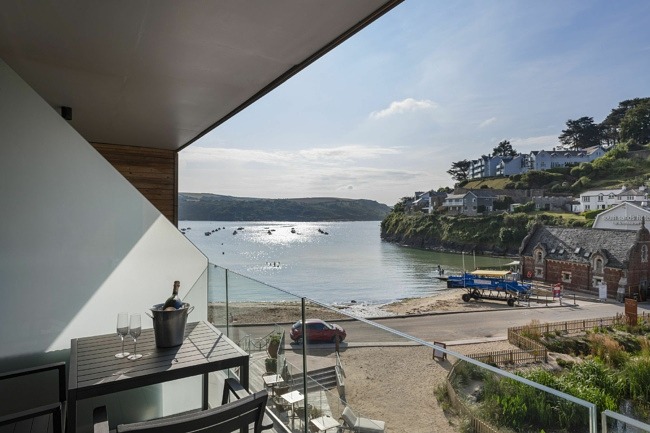 Stunning sea views from the balcony - 4 The Reach