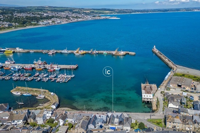 Harbour front property with uninterrupted sea views - Harbour Watch Cottage