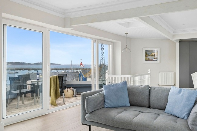Balcony, Outdoor Dining - Kings Quay