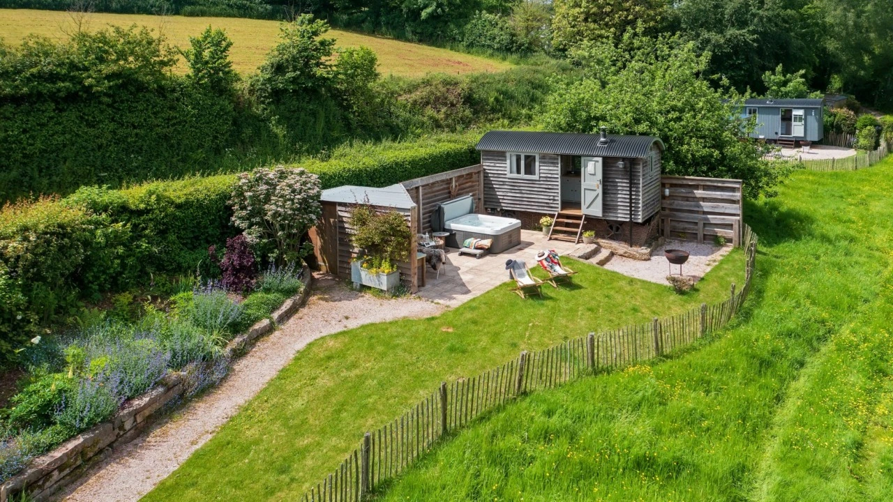 Devon Heaven Hideaway, Kenn, Cherry Blossom