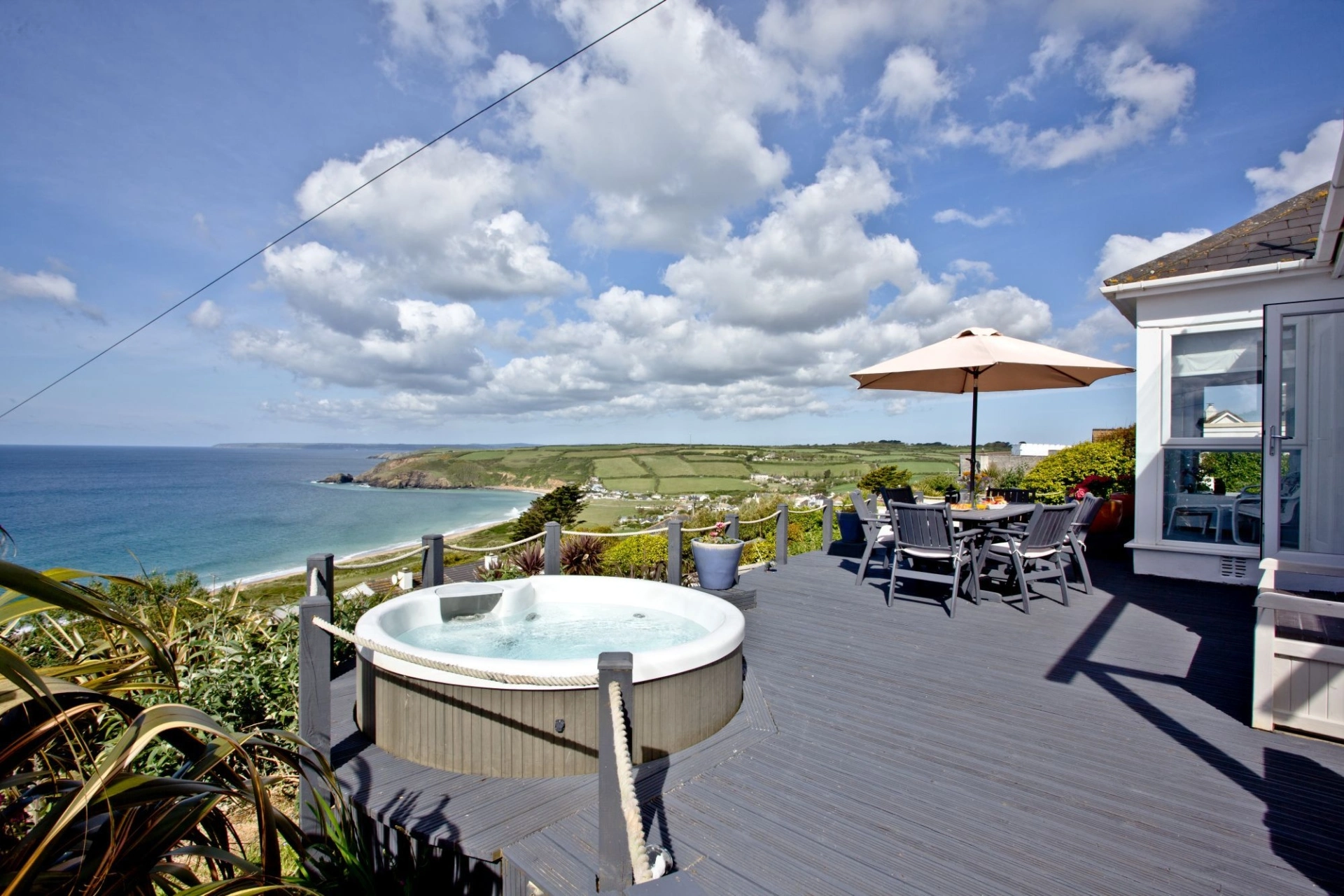 Spindrift Praa Sands Hot Tunb