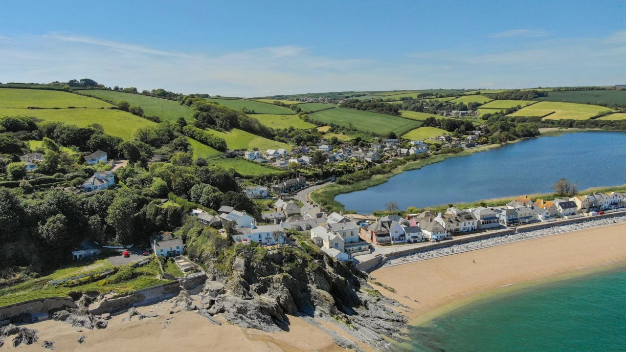 Holiday Apartments Torcross Beach Devon UK