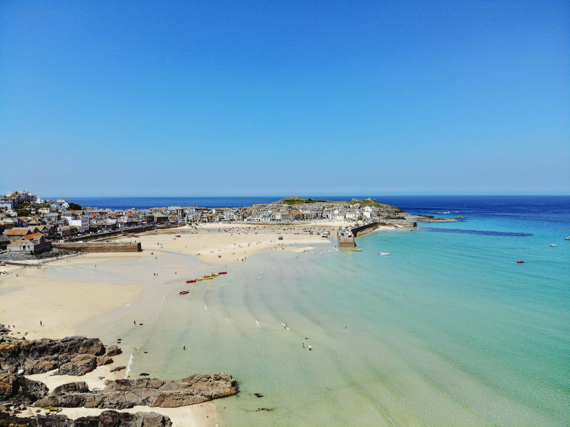 Pet friendly cottages in St Ives, view over St Ives beach and harbour in Cornwall