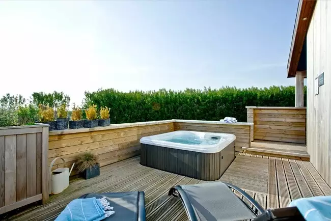 Hot Tub, Loungers- Pomegranate