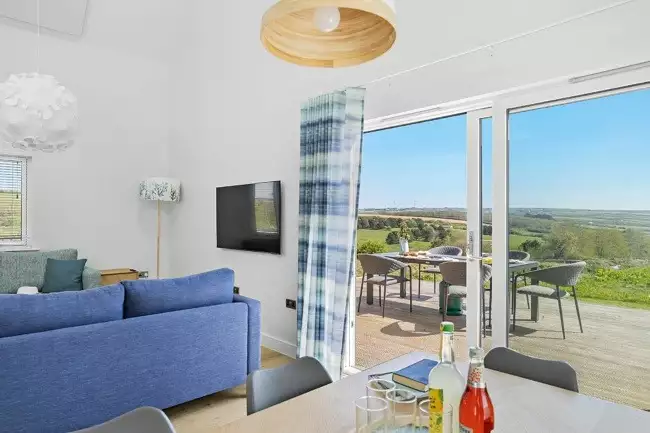 Open plan living and dining area with patio access, Smart TV - 4 The Vista, Willingcott