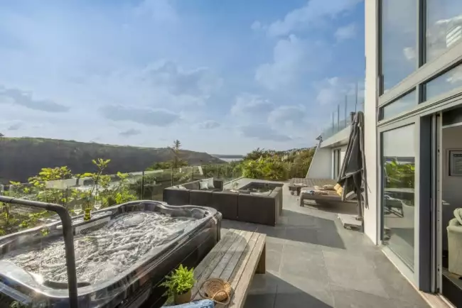 Stunning views of the estuary from the balcony - Treheyl