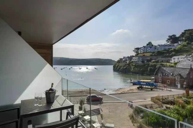 Stunning sea views from the balcony - 4 The Reach