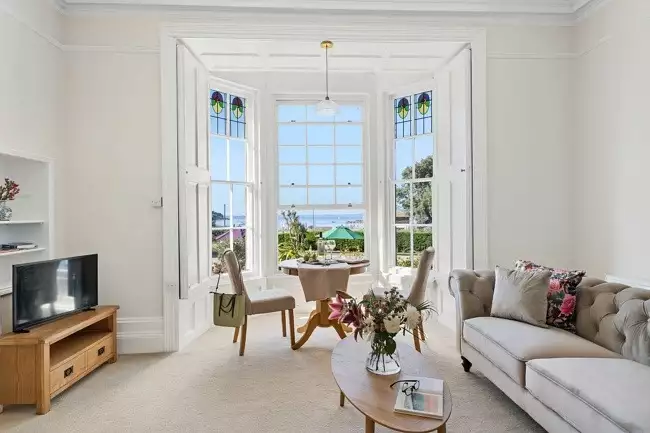 Bright and open plan living and dining space - Apartment 1, The Gew